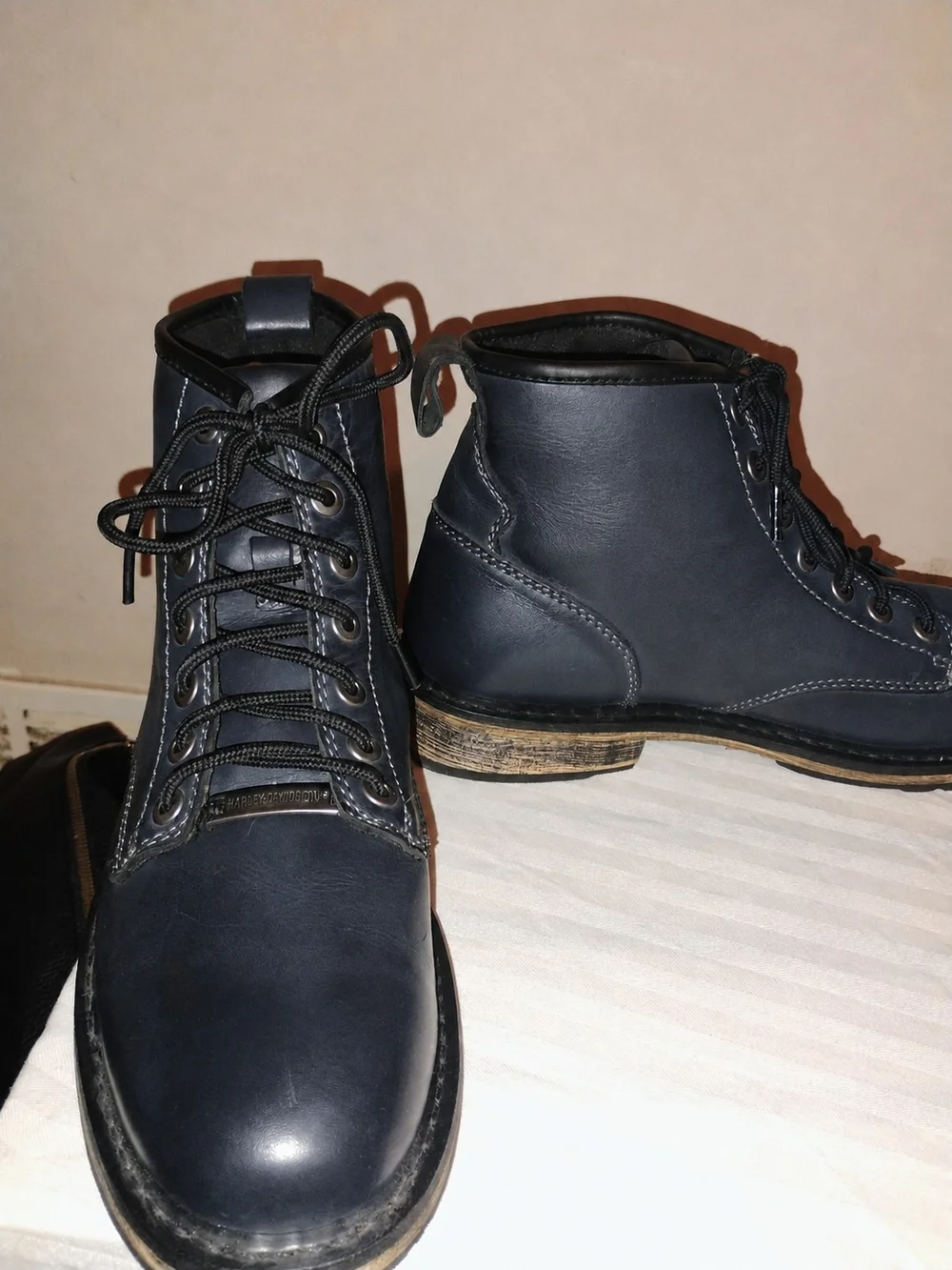 Harley-Davidson Black Leather Lace-Up Ankle Boots with Brown-Trim Sole